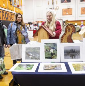 A photo of a vender at the craft fair