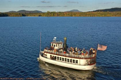 WW Durant tour boat on the Raquette Lake