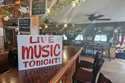 Live Music sign on the bar at the oxbow