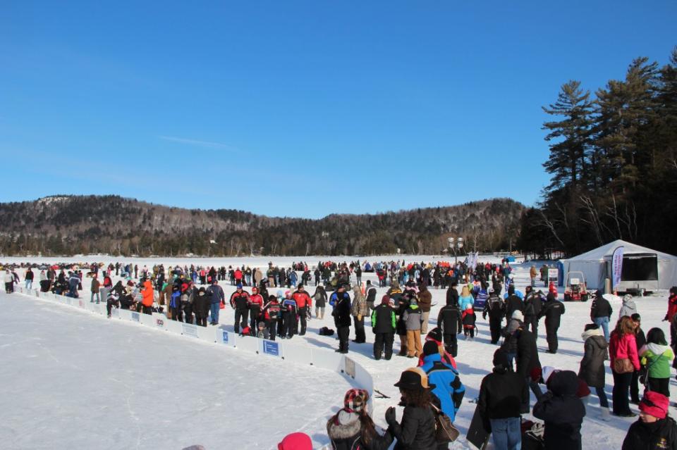 Spectators Ice Bowl