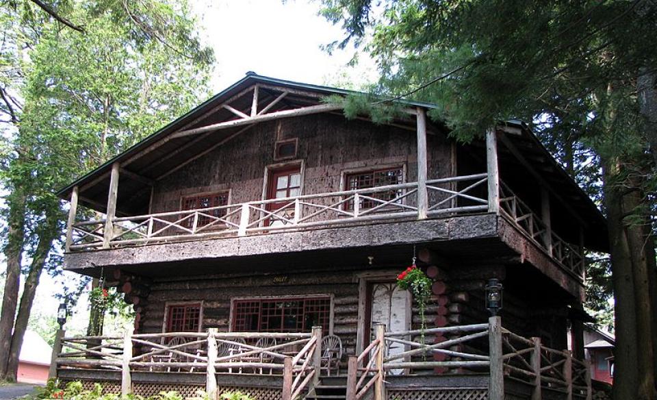 The great adirondack camp, great pine knot