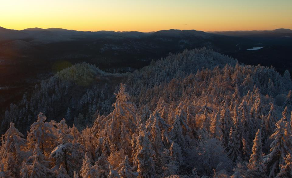 Bring headlamps for dawn and dusk photos.