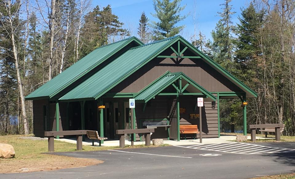 New bathhouse at the Lake Durant State Campground