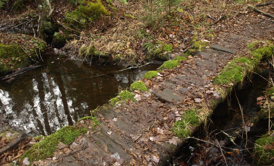 A footbridge will get you over the divide between Rock and Durrant.