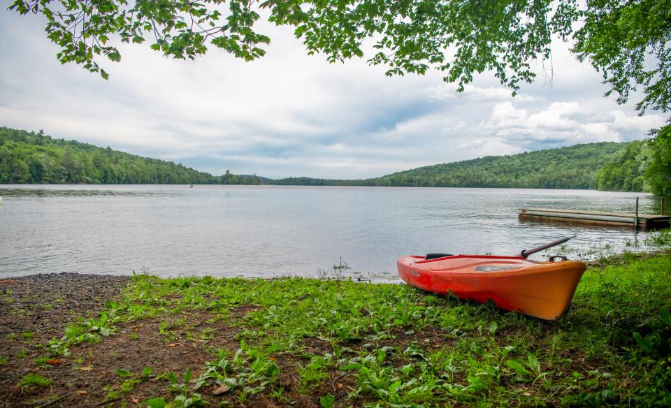 A kayak by the water