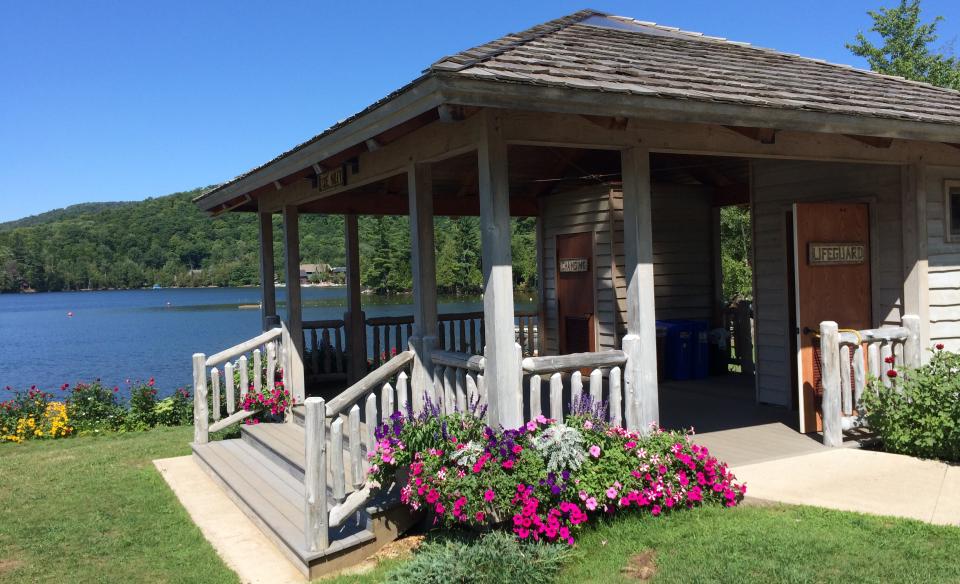 Amenities includes restrooms and a lifeguard.